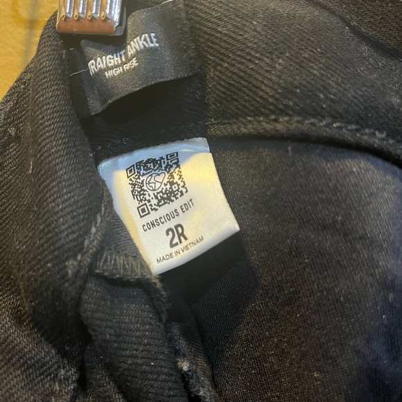 Express Distress Black Sequin High Rise Straight Ankle Jeans Women’s. Size 2R - Picture 9 of 10